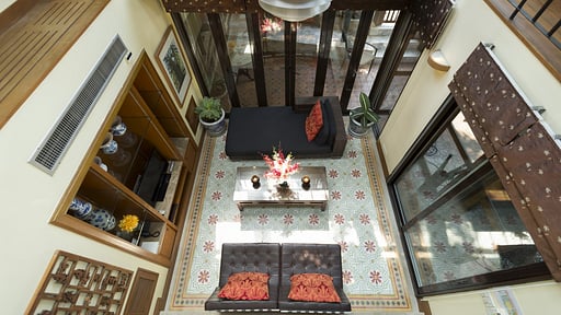 Chakrabongse Pool View Suite Salon