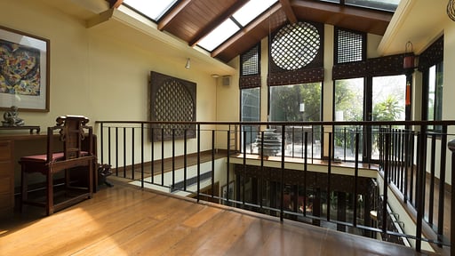 Chakrabongse Pool View Suite Salon