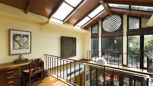 Chakrabongse Pool View Suite Salon