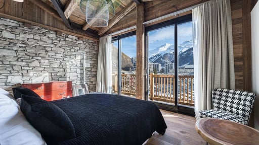 Chalet Artemis Bedroom 1