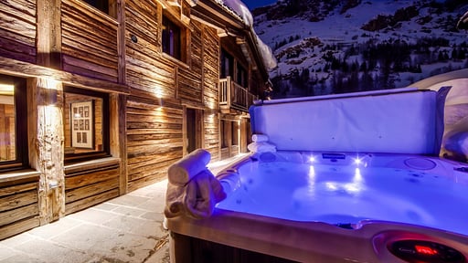 Chalet Artemis Jacuzzi