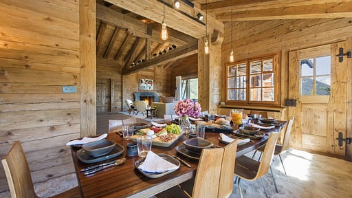 Chalet Bibi Dining area