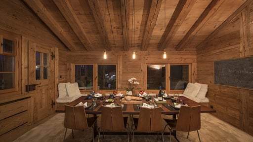 Chalet Bibi Dining area