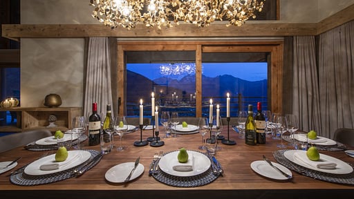 Chalet Calima Dining area