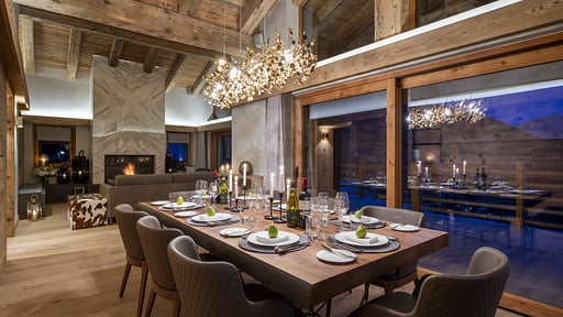 Chalet Calima Dining area