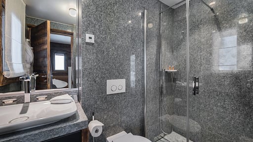 Chalet Des Sens Bedroom 1