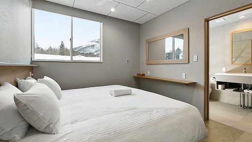 Chalet Echo Rocks Bedroom 1