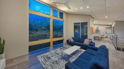 Chalet Echo Rocks Living room