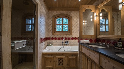 Chalet Everest Bedroom 1