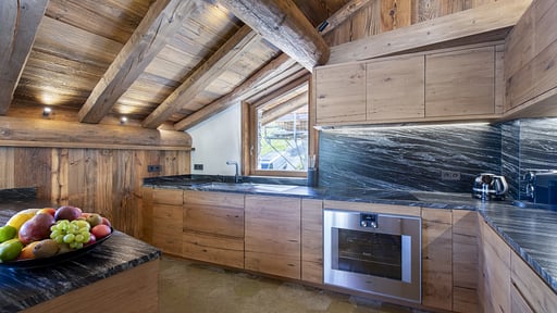 Chalet Face a Face Kitchen