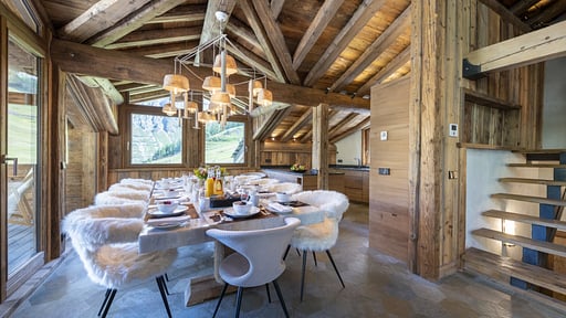Chalet Face a Face Dining area