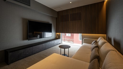 Chalet Hakukin Media room