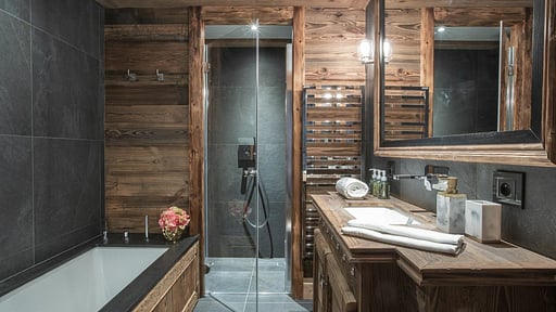 Chalet Infinity Bedroom 1
