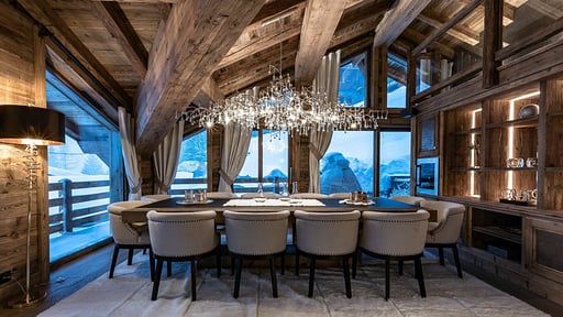 Chalet Infinity Dining area