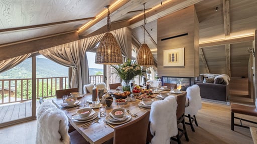 Chalet La Loze Dining area
