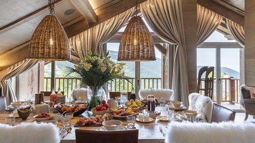 Chalet La Loze Dining area