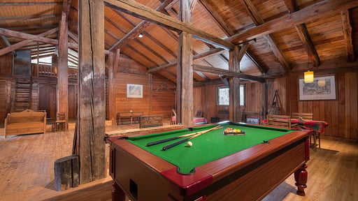 Chalet Le Solerey Billiard