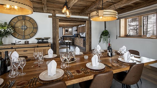 Chalet Machapuchare Dining area