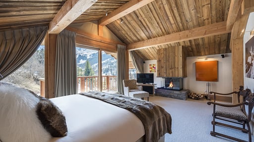 Chalet Mont Tremblant Bedroom 1
