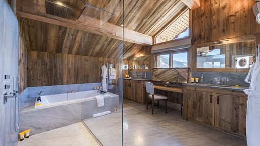 Chalet Mont Tremblant Bedroom 1