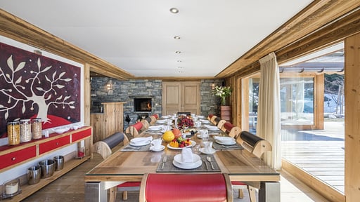 Chalet Mont Tremblant Dining area