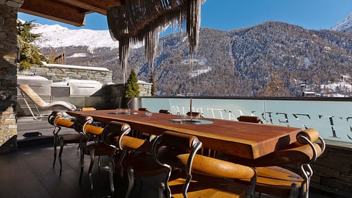 Chalet Peak Dining area