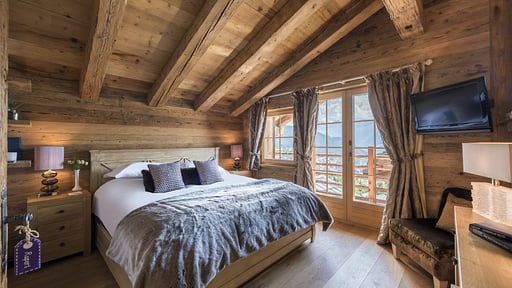 Chalet Petit Ours Bedroom 1