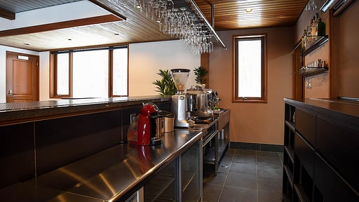 Chalet Powderhouse Bar