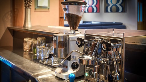 Chalet Powderhouse Bar