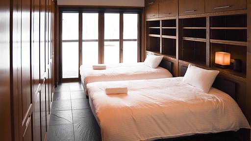 Chalet Powderhouse Bedroom 1