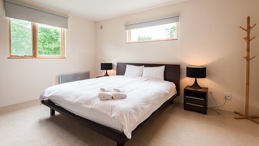 The Country Resort - Chalet Shimano Bedroom 1