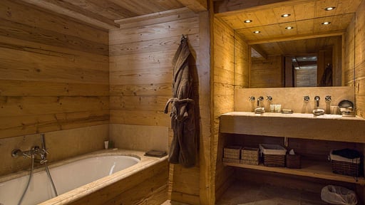 Chalet SHL Bedroom 1