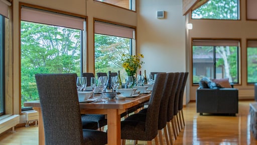 Chalet StarChase Dining area