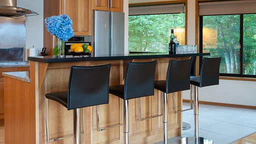 Chalet StarChase Bar