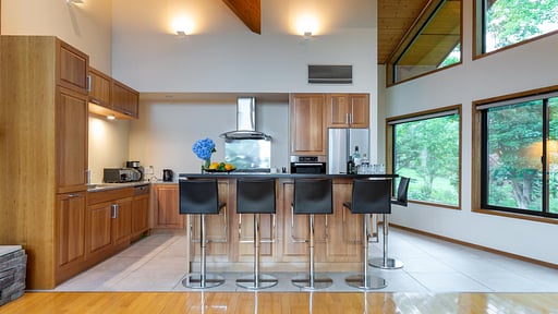 Chalet StarChase Bar