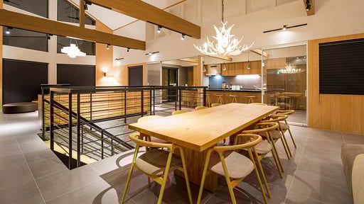 The Orchards - Chalet Take Dining area