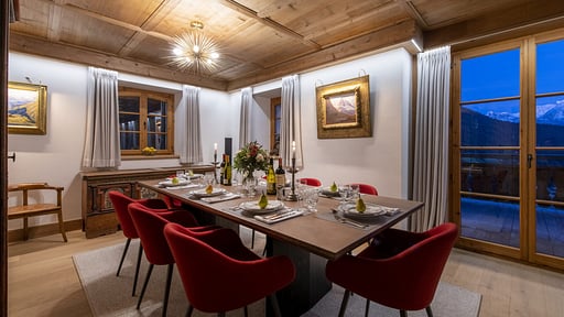 Chalet Tire Bouchon Dining area