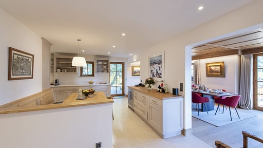 Chalet Tire Bouchon Kitchen