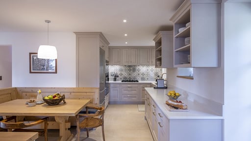 Chalet Tire Bouchon Kitchen