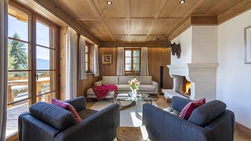 Chalet Tire Bouchon Living room
