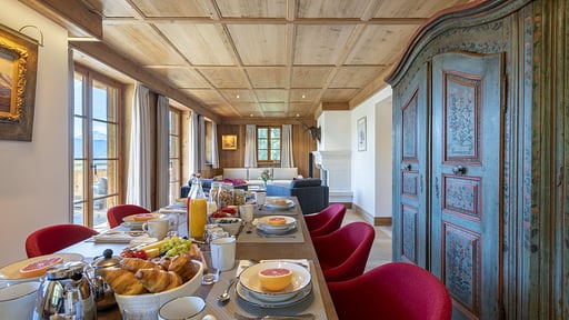 Chalet Tire Bouchon Dining area