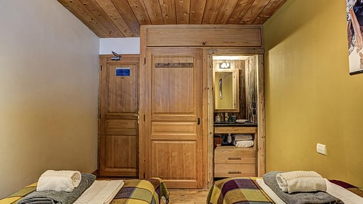 Chalet Tissières Bedroom 1