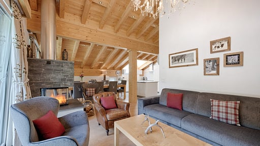 Chalet Tuftra Three Salon