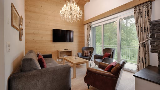 Chalet Tuftra Three Salon