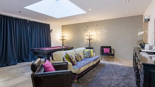Chalet White Pearl Billiard