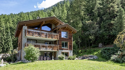 Switzerland 5-bedroom Accommodations & chalets for Families