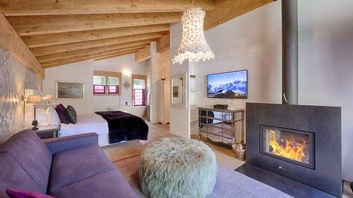Chalet White Pearl Bedroom 1