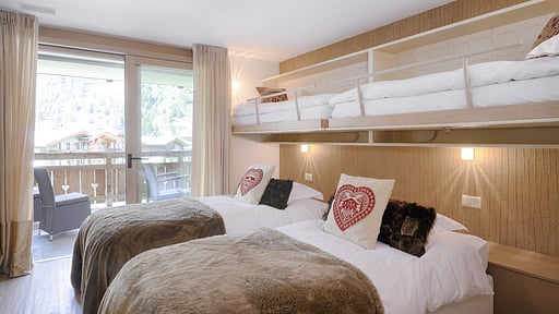 Chalet White Pearl Bedroom 5