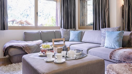 Chalet White Pearl Living room