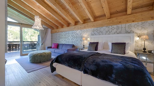 Chalet White Pearl Bedroom 1